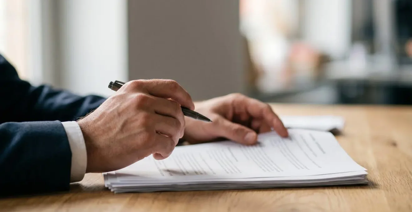 Conceptual representation of contract termination clauses and legal obligations in SaaS agreements